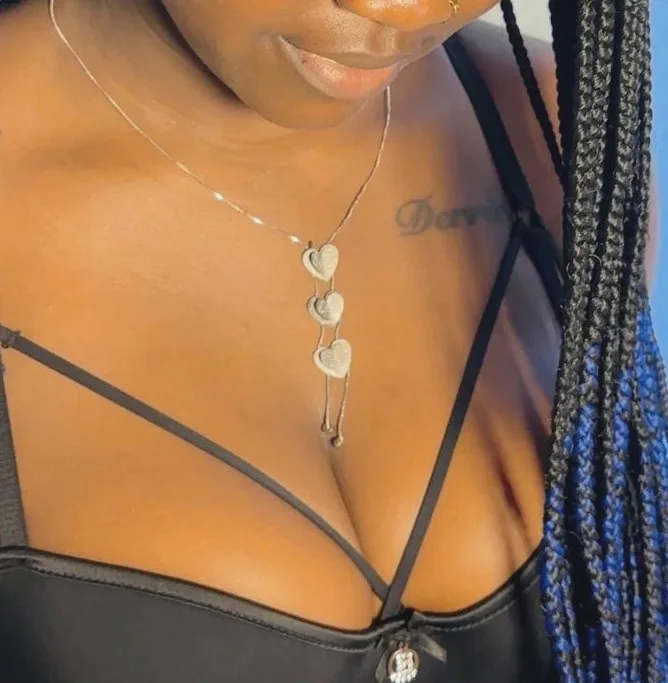Carla, 22