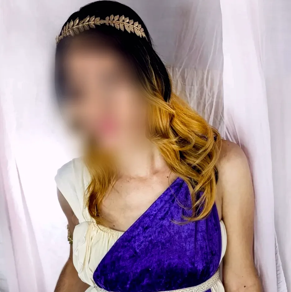 Daniela, 34