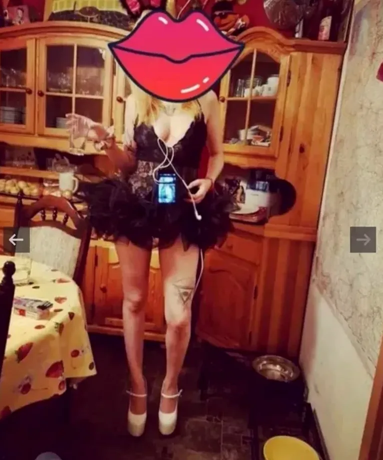 Laura, 34