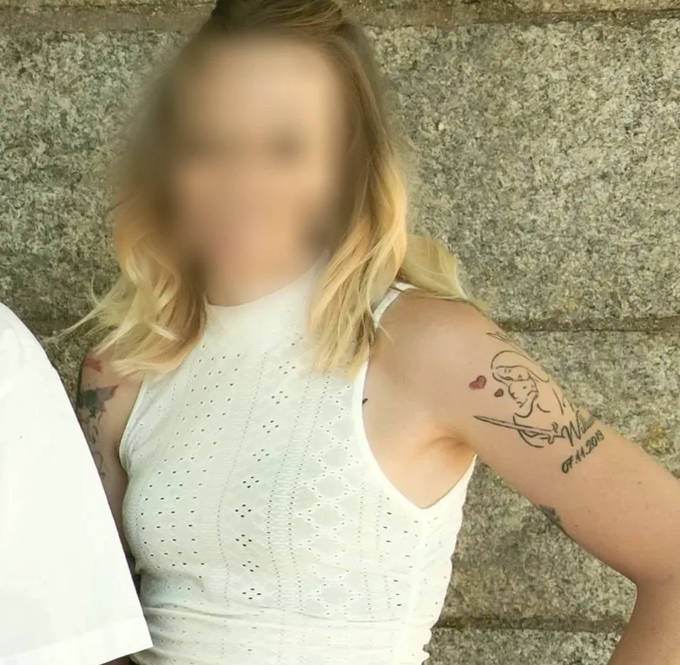 Nicole, 32