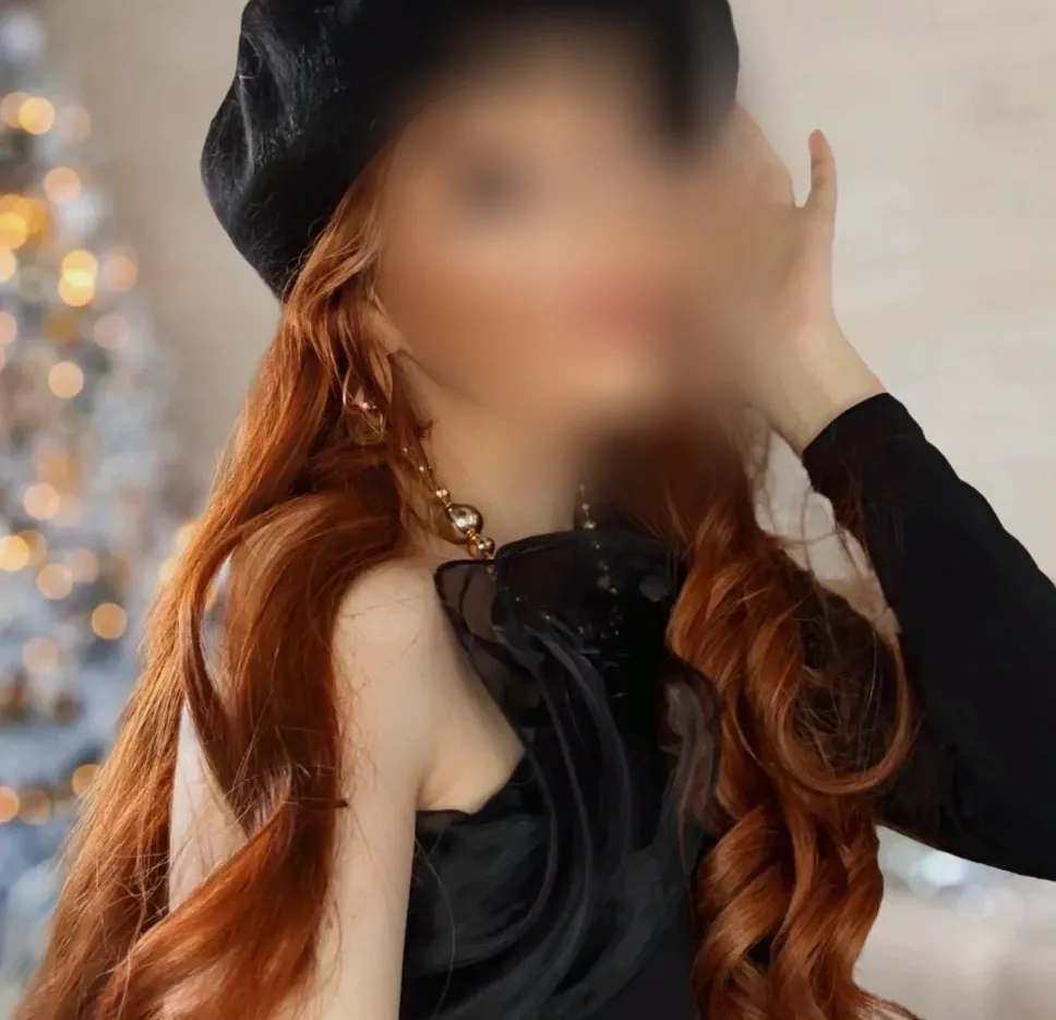 Paula, 27