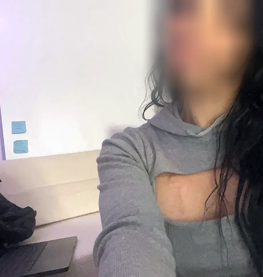 Sarah, 20