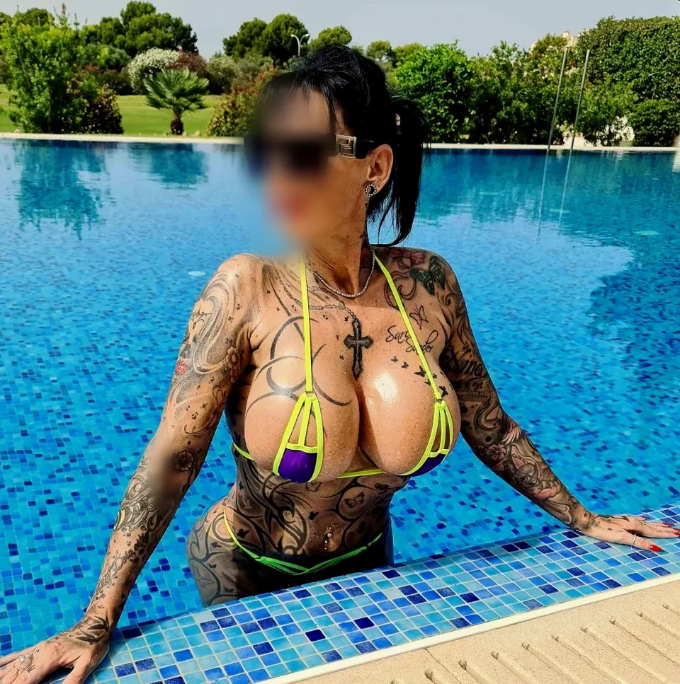 Sarah, 39
