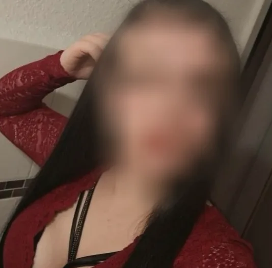 Vivien, 24