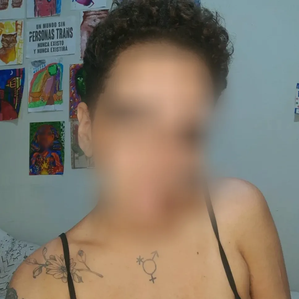 Zeynep, 26